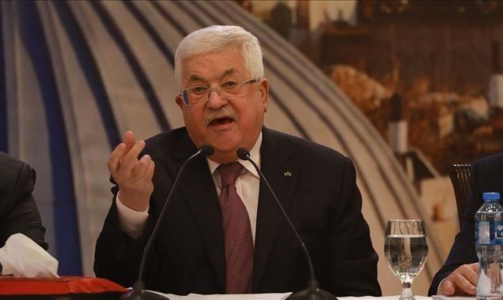 مسؤول في فتح: عباس مستعد لإرسال وفد إلى غزة لبحث المصالحة