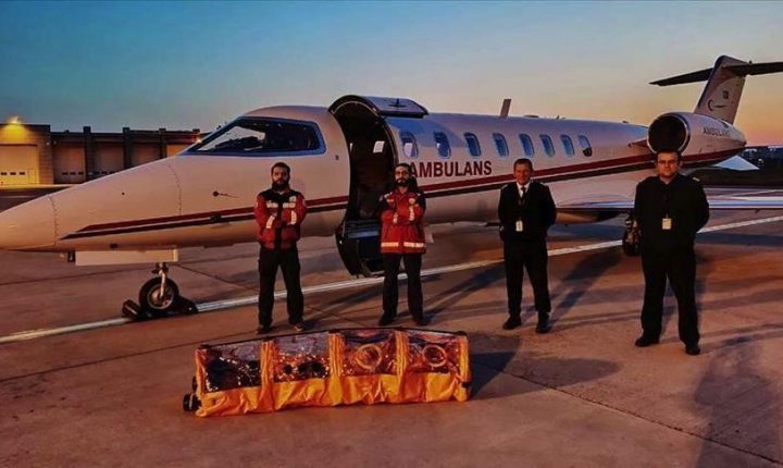 قوجة: تركيا الوحيدة التي توفر الإسعاف الجوي مجاناً وزير الصحة فخر الدين قوجة: – جرى نقل 211 مريضا عبر طائرات إسعاف، و453 آخرين عبر طائرات أخرى، خلال العام الحالي فقط