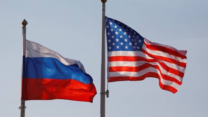 موسكو تستدعي سفيرها بواشنطن والبيت الأبيض يحمِّل روسيا مسؤولية أفعالها