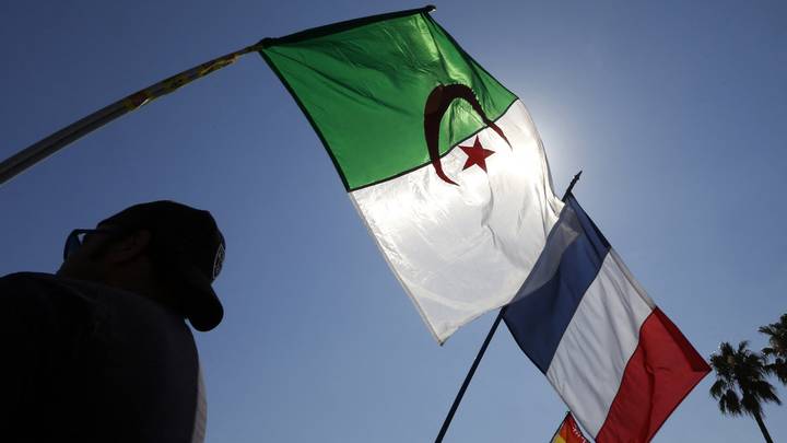 4 معارضين جزائريين مهددون بالتسليم بعد اتفاق مع فرنسا.. من هم؟