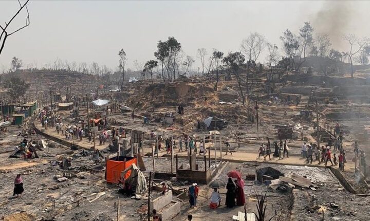 الهلال الأحمر التركي: تضرر 55 ألف شخص بحريق مخيم الروهنغيا ببنغلاديش