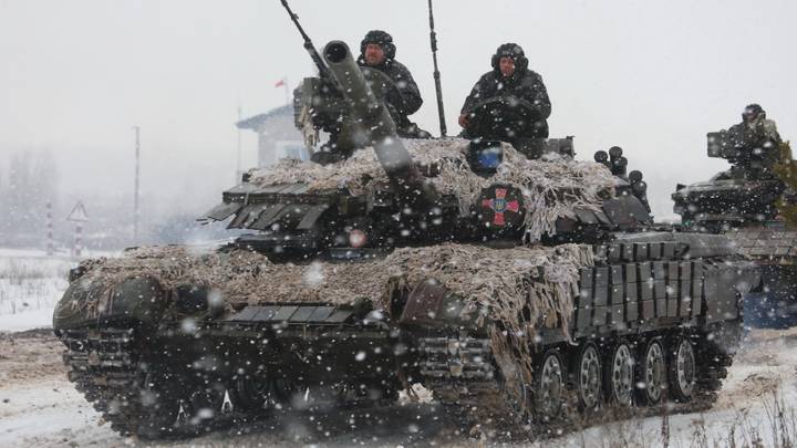 “أخطر لحظة”.. مساعٍ غربية لاحتواء أزمة أوكرانيا وروسيا تبدأ تدريبات عسكرية