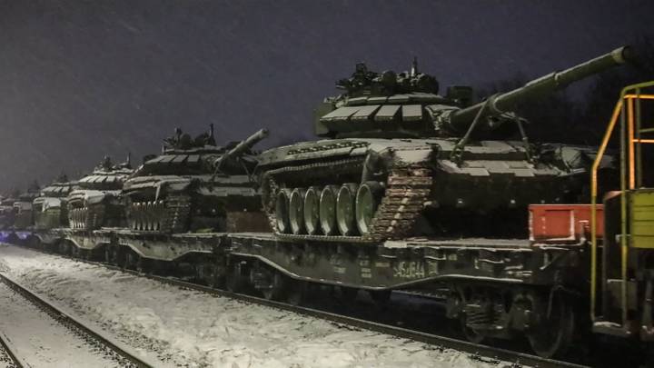الناتو يحذر من هجوم.. روسيا ستنشر قوات شرق أوكرانيا وبوتين: اتفاق مينسك مات