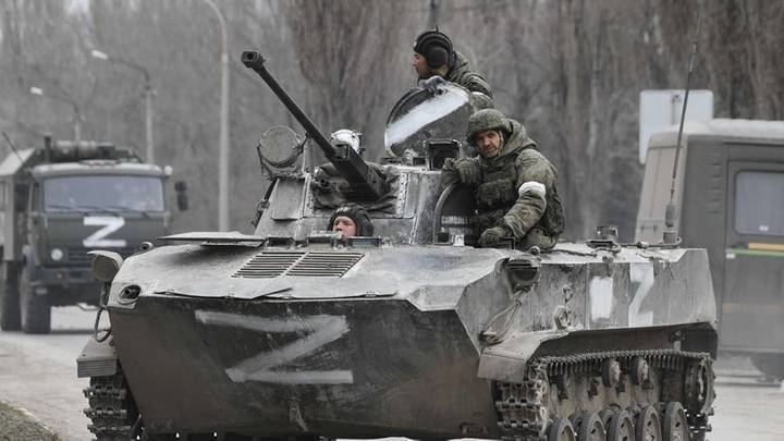 موسكو تهدّد باستهداف أي شحنات أسلحة لواشنطن والناتو في أوكرانيا