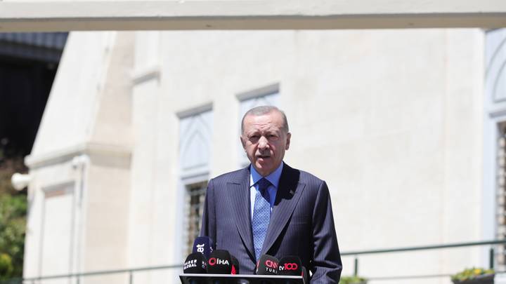 أردوغان: السويد وفنلندا تحتضنان الإرهابيين